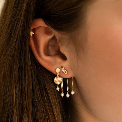Stine A Hammered Coin and Stone Earring Gold pearl guld perle model